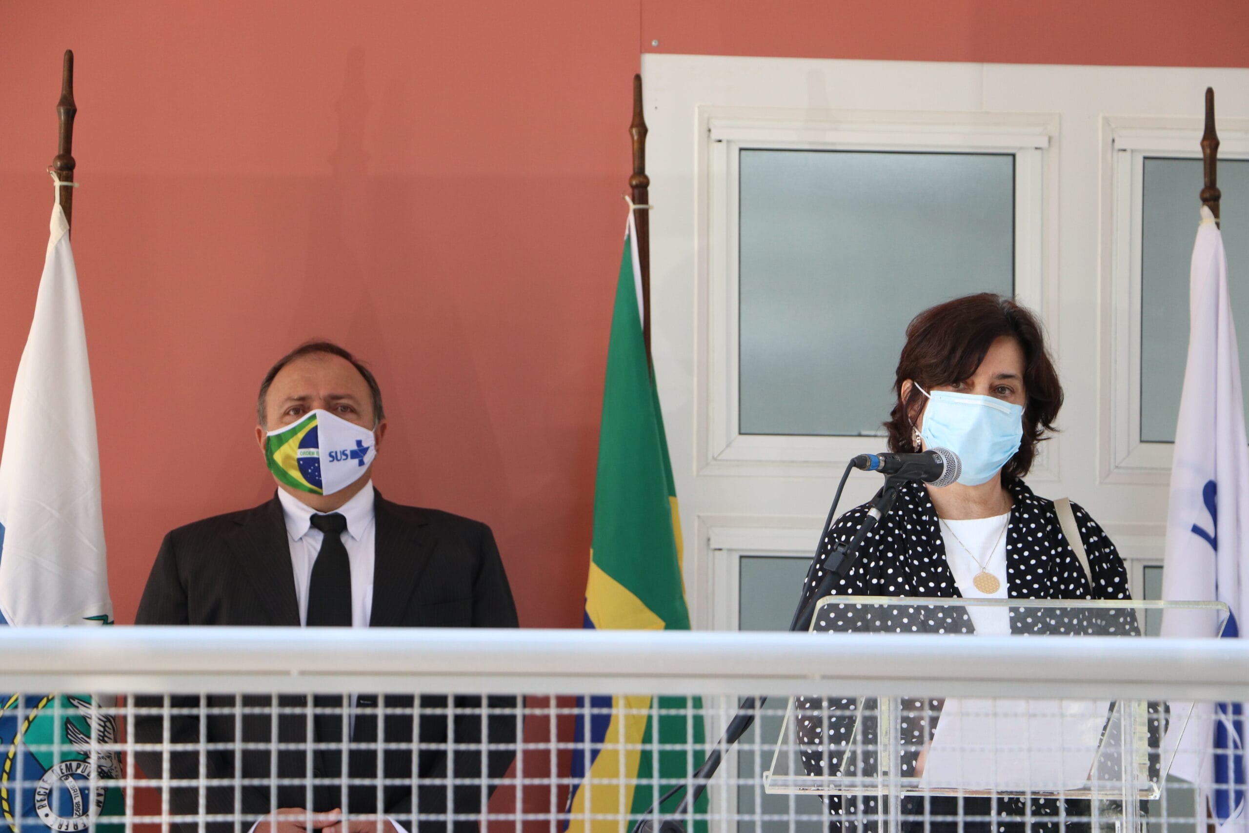 Eduardo Pazuello, ministro da Saúde, e Nísia Trindade Lima, presidente da Fiocruz, na inauguração da Unidade de Apoio ao Diagnóstico (Unadig) da Covid-19, no campus Fiocruz Manguinhos. Rio de Janeiro (RJ), 10 ago. 2020. Foto: Peter Ilicciev/CCS/Fiocruz.