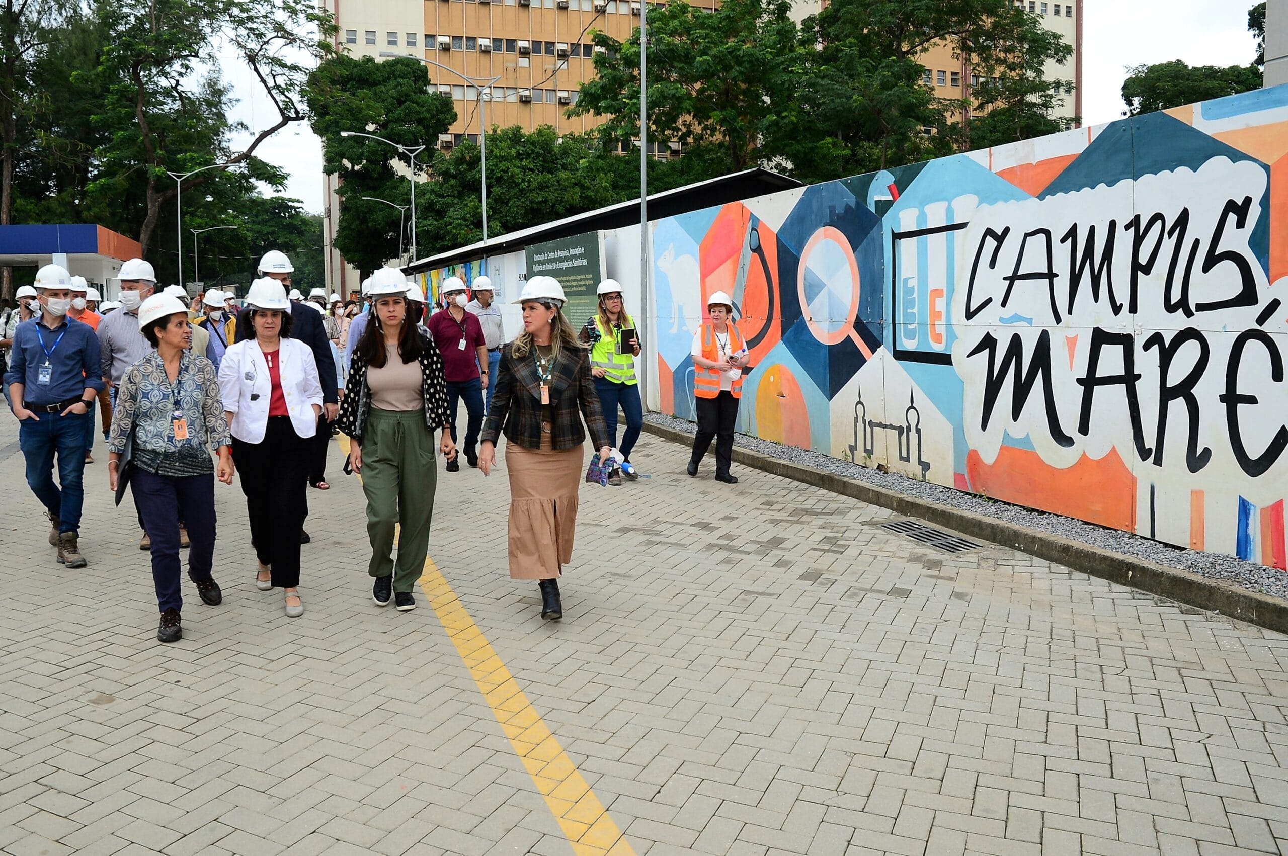Imagem da galeria - Visita às obras do Centro de Pesquisa, Inovação e Vigilância em Covid-19 e Emergências Sanitárias