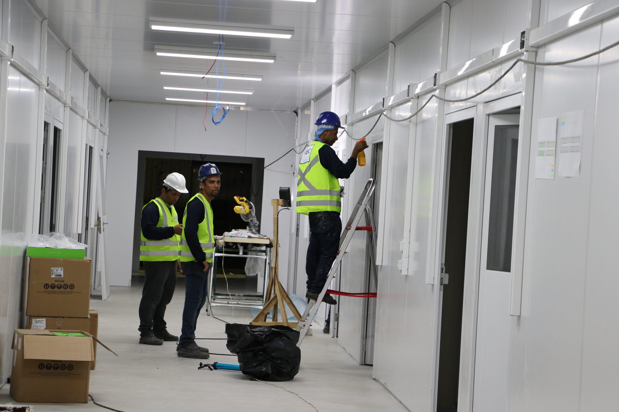 Construção em andamento do Centro Hospitalar Covid-19 da Fiocruz. Rio de Janeiro (RJ), 15 abr. 2020. Foto: Foto: Peter Ilicciev/CCS/Fiocruz.