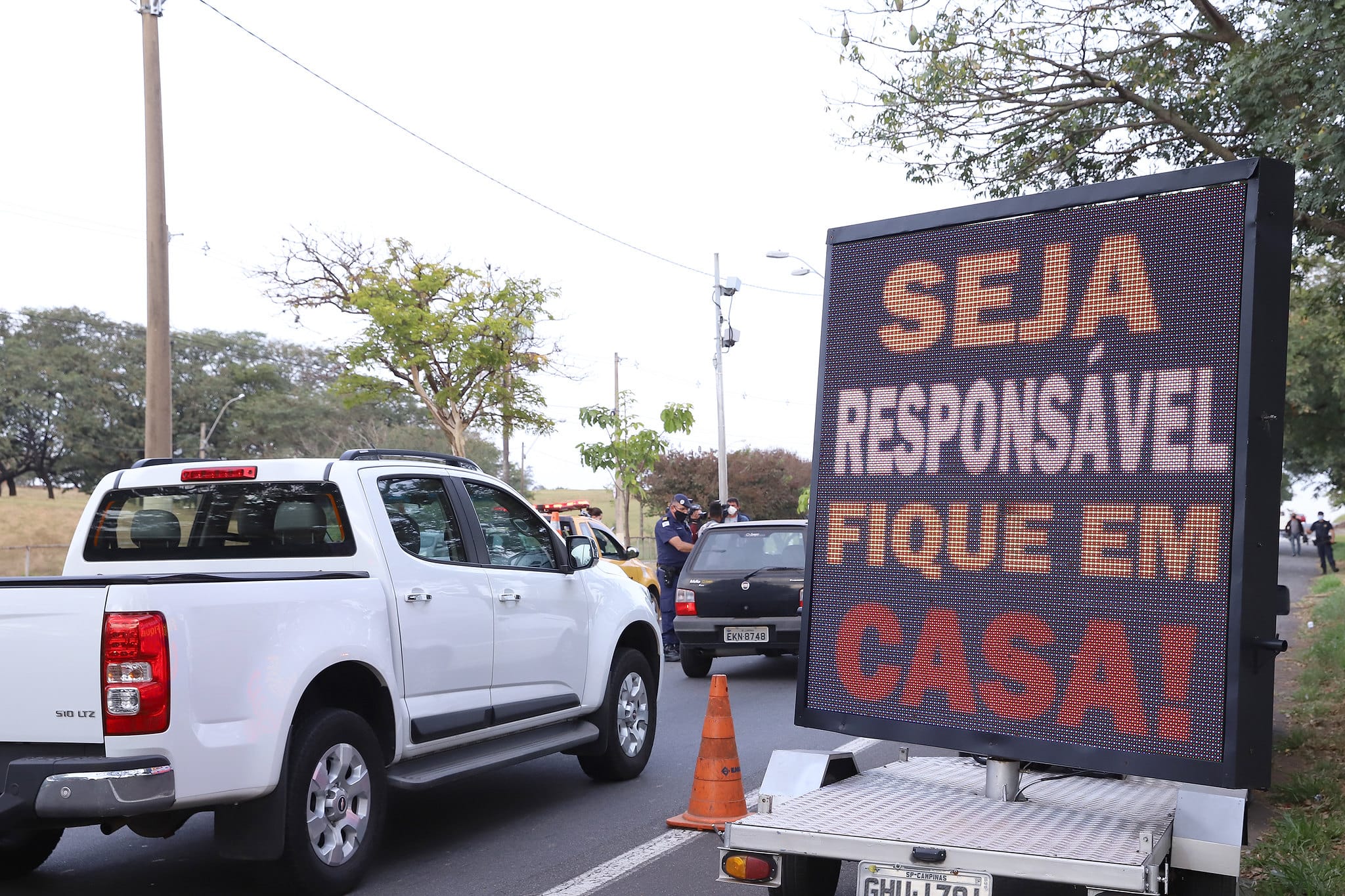 Estados brasileiros adotam medidas de isolamento