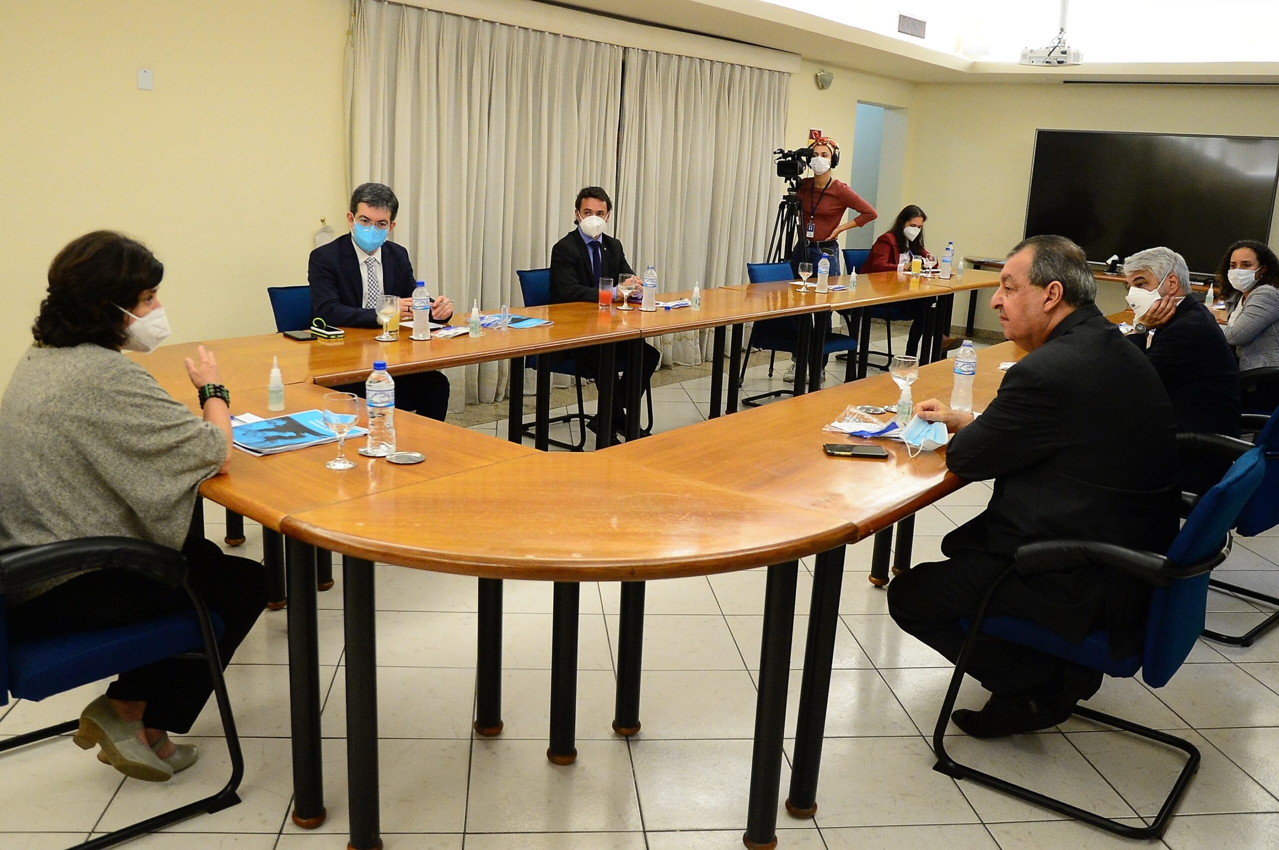 A presidente da Fiocruz, Nísia Trindade Lima, recebe os senadores Humberto Costa, Omar Aziz e Randolfe Rodrigues. Rio de Janeiro (RJ), 11 nov. 2021. Foto: Peter Ilicciev/CCS/Fiocruz.