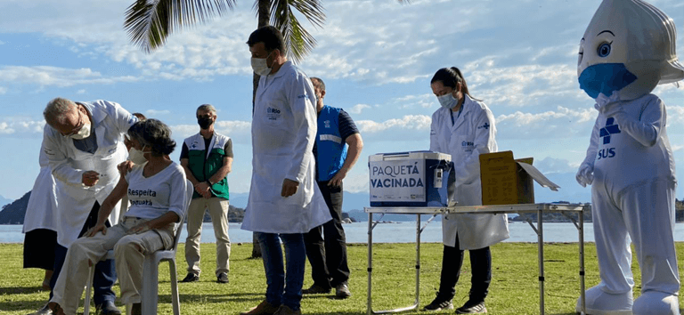 Estudo de vacinação em massa é realizado em Paquetá