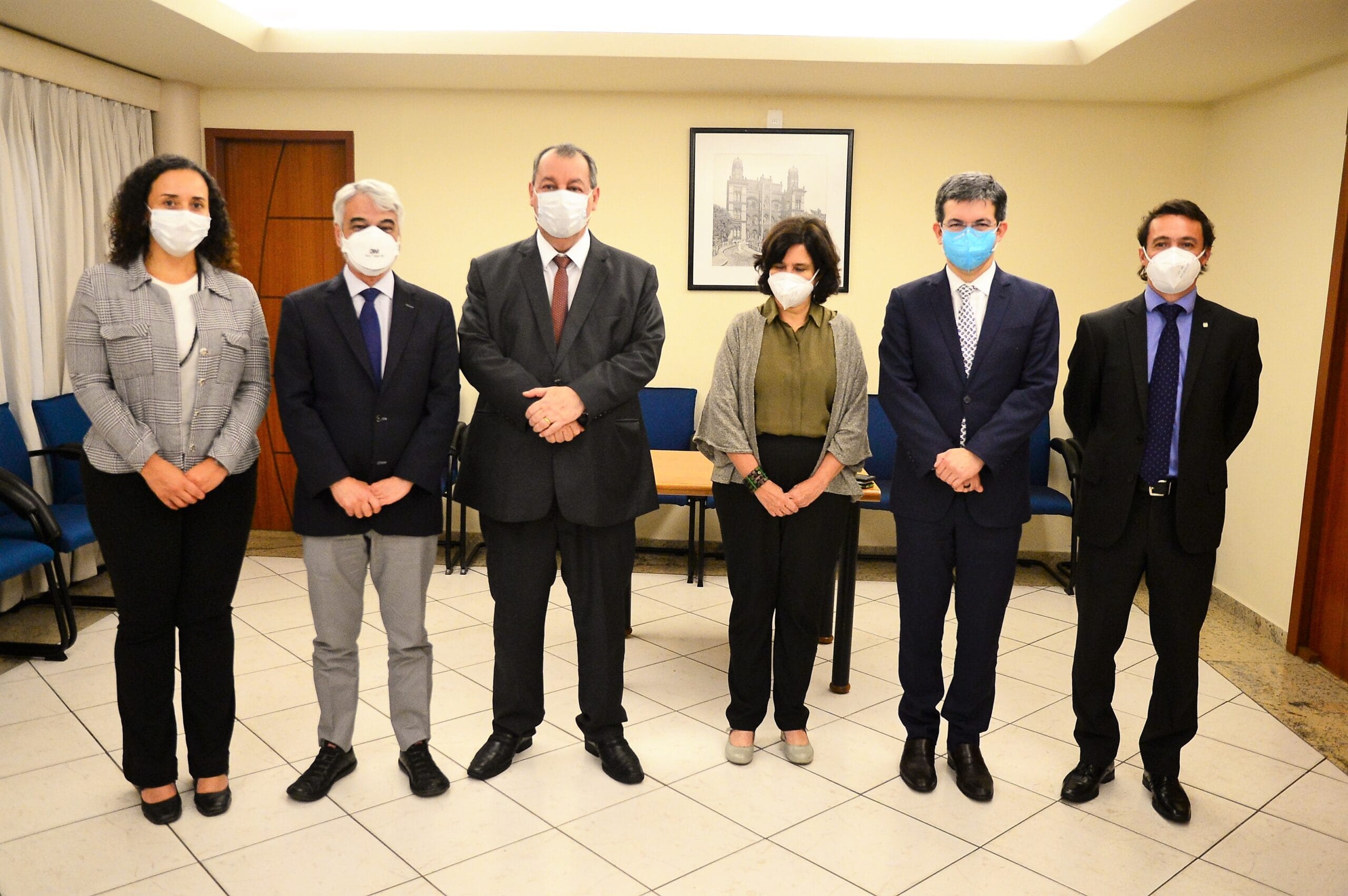 Senadores do Observatório da Pandemia se reúnem com a presidente da Fiocruz