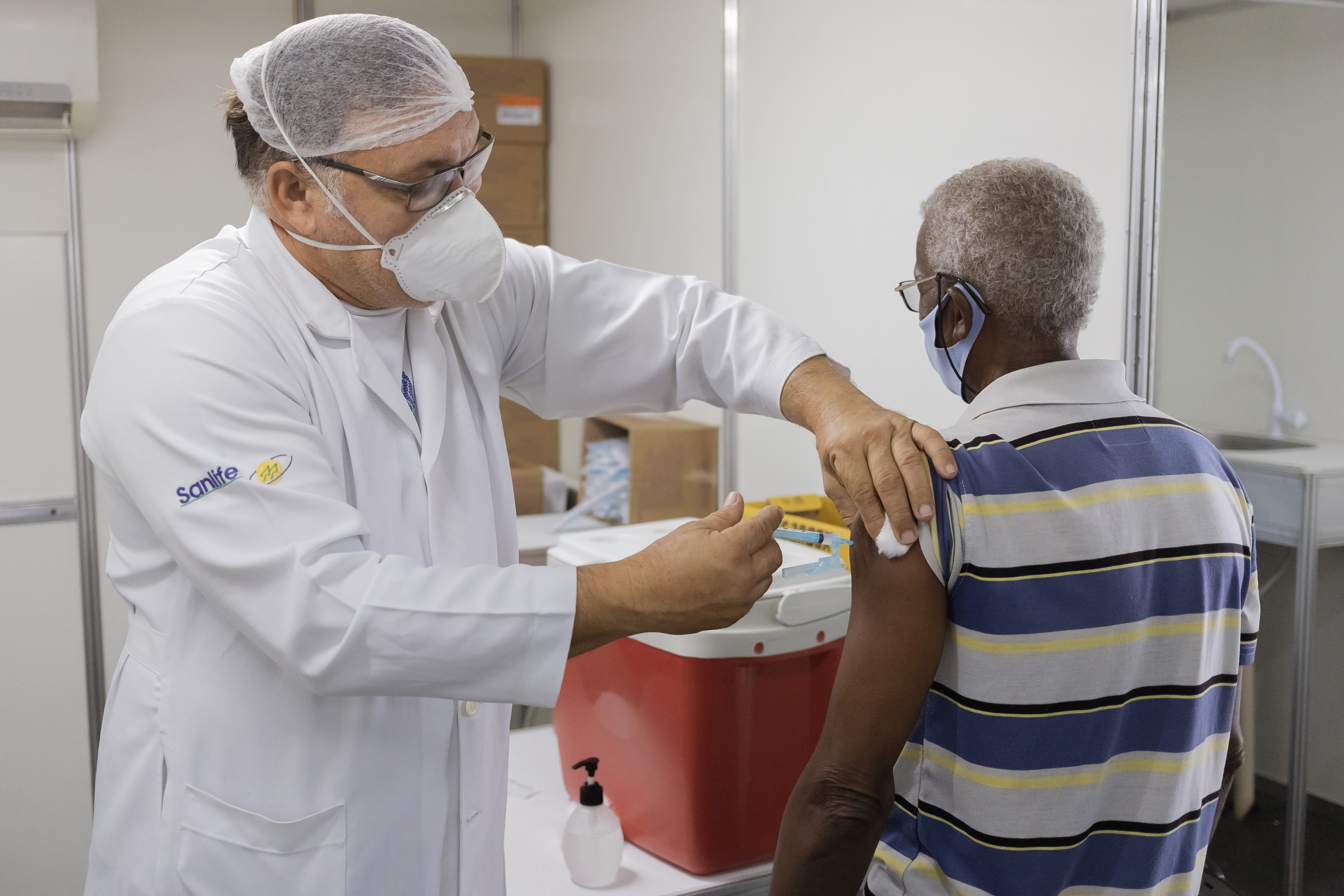Brasil vacina 20% da população