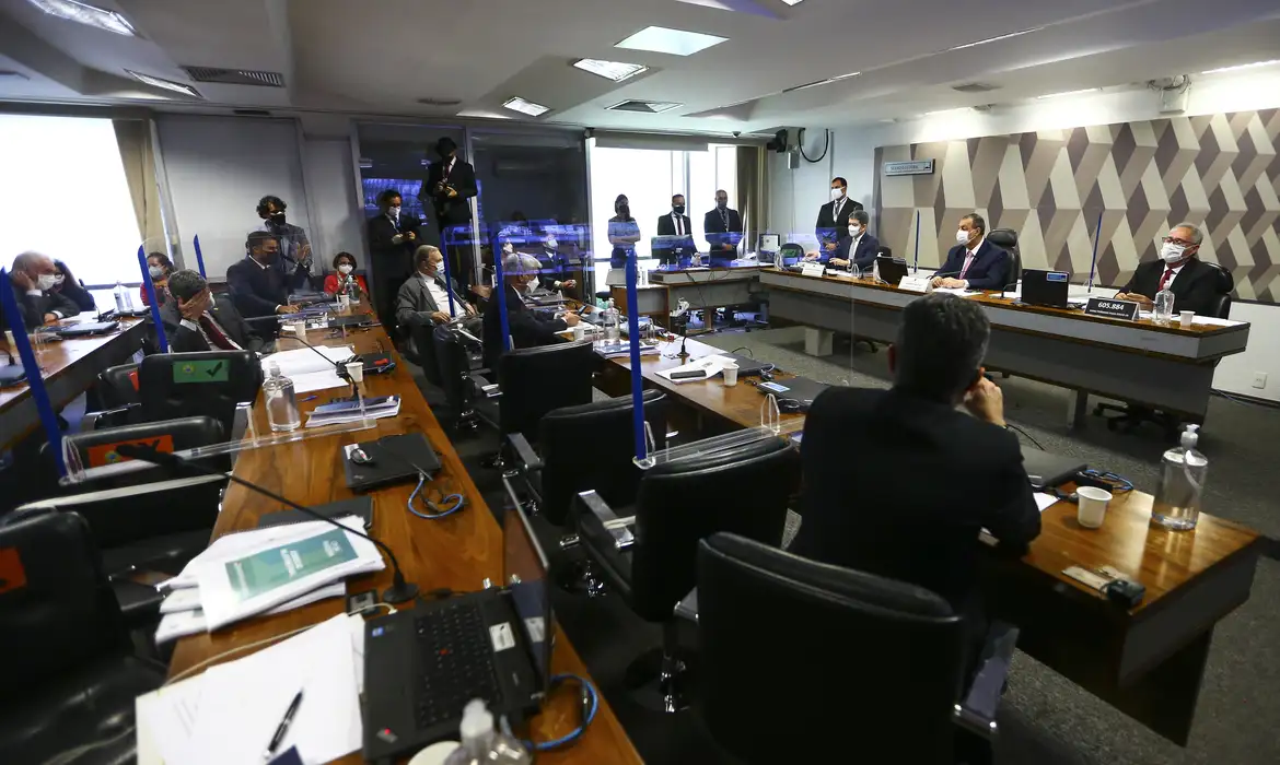 CPI da Covid aprova relatório final com pedidos de responsabilização